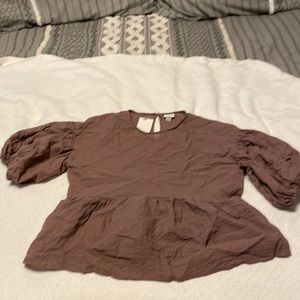 Brown puffy sleeve loose fitting blouse